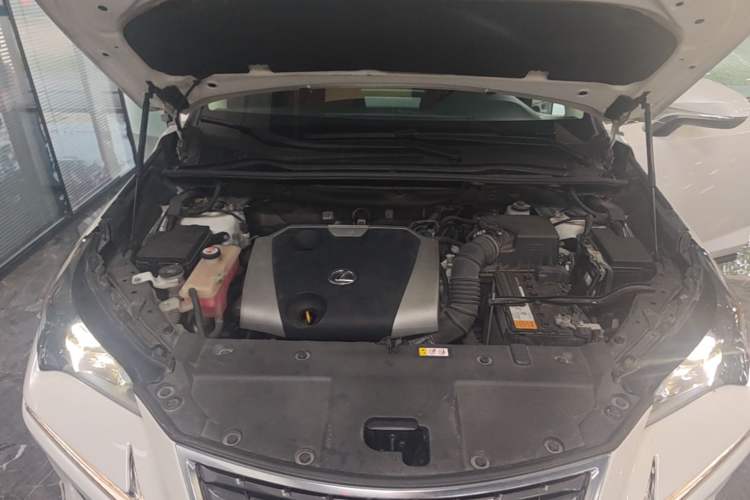 Used Lexus NX 2020 200 All-Wheel Drive Fēngshàng Version China VI Standard Engine Bay
