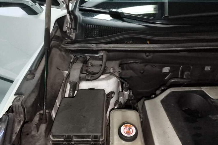 Used Lexus NX 2020 200 Front-Wheel Drive Freeline Edition China VI Standard Engine Bay Right