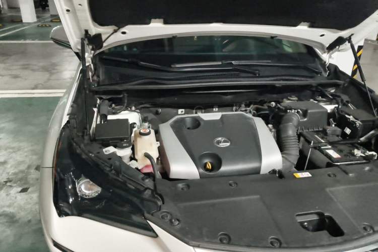 Used Lexus NX 2020 200 Front-Wheel Drive Freeline Edition China VI Standard Engine Bay Right