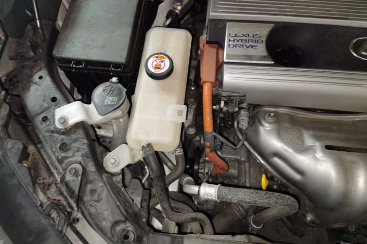 Used Lexus NX 2020 300h Front-Drive FENGSHANG Version China VI Standard Engine Bay Right