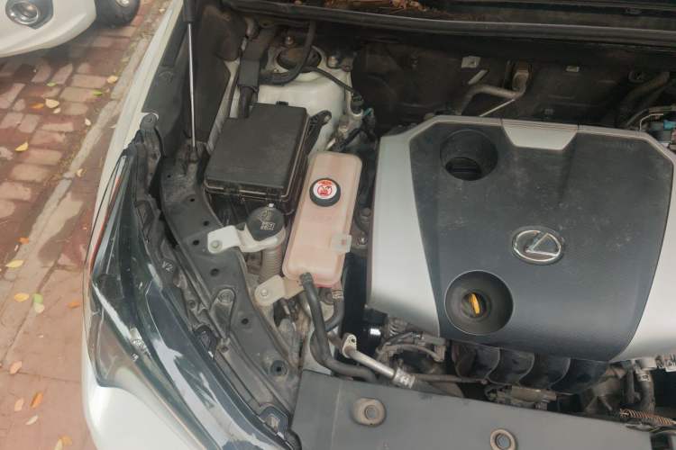 Used Lexus NX 2020 200 Front-Wheel Drive Freeline Edition China VI Standard Engine Bay Right