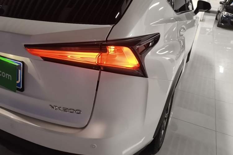 Used Lexus NX 2020 200 Front-Wheel Drive Freeline Edition China VI Standard Exterior 3