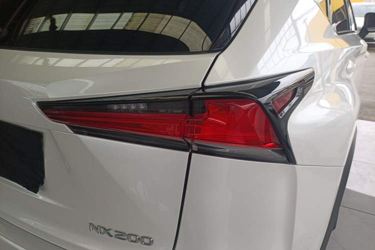 Used Lexus NX 2020 200 Front-Wheel Drive Vmotion Edition China VI Standard Exterior 6