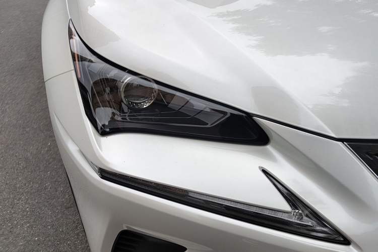 Used Lexus NX 2020 200 Front-Wheel Drive Vmotion Edition China VI Standard Exterior 6