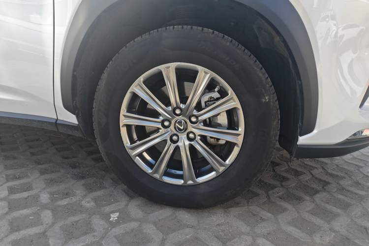 Used Lexus NX 2020 200 Front-Wheel Drive Vmotion Edition China VI Standard Exterior 7