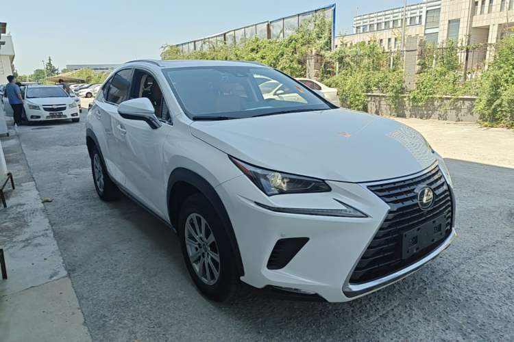 Used Lexus NX 2020 200 All-Wheel Drive Fēngshàng Version China VI Standard Front Right 45 Deg