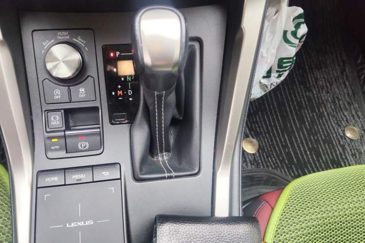 Used Lexus NX 2020 200 Front-Wheel Drive Vmotion Edition China VI Standard Gear Lever