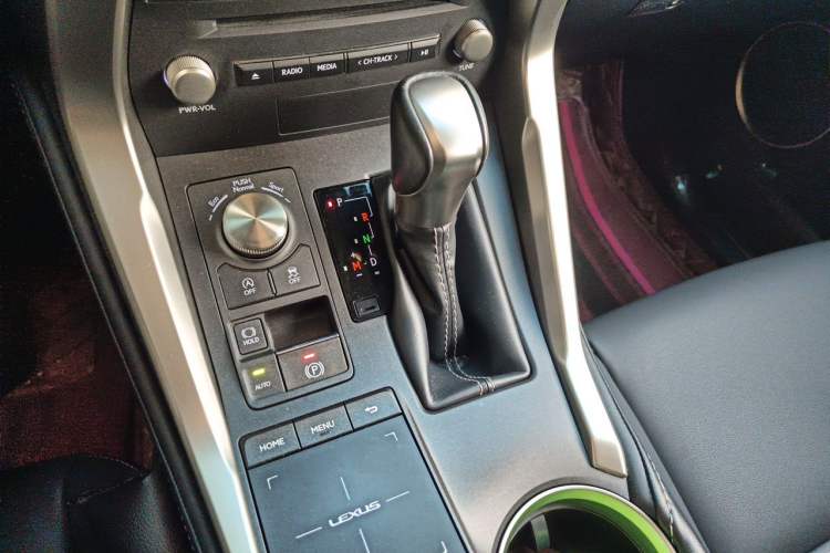 Used Lexus NX 2020 200 All-Wheel Drive Fēngshàng Version China VI Standard Gear Lever