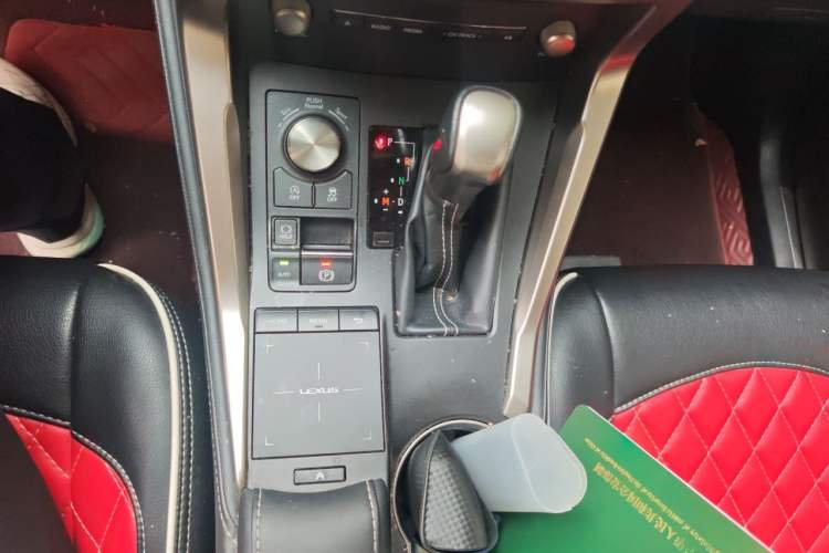 Used Lexus NX 2020 200 Front-Wheel Drive Freeline Edition China VI Standard Gear Lever