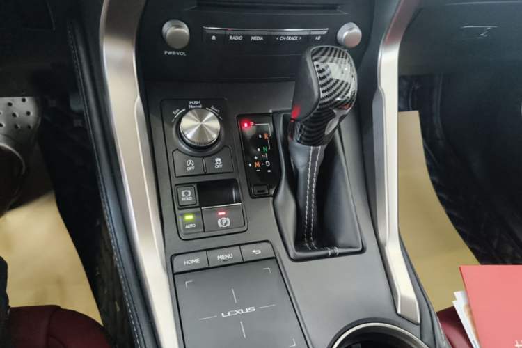 Used Lexus NX 2020 200 All-Wheel Drive Fēngshàng Version China VI Standard Gear Lever