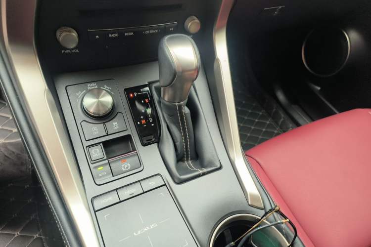 Used Lexus NX 2020 200 All-Wheel Drive Fēngshàng Version China V Standard Gear Lever