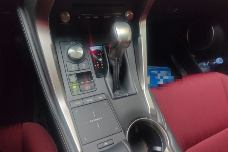 Used Lexus NX 2020 200 Front-Wheel Drive Freeline Edition China VI Standard Gear Lever