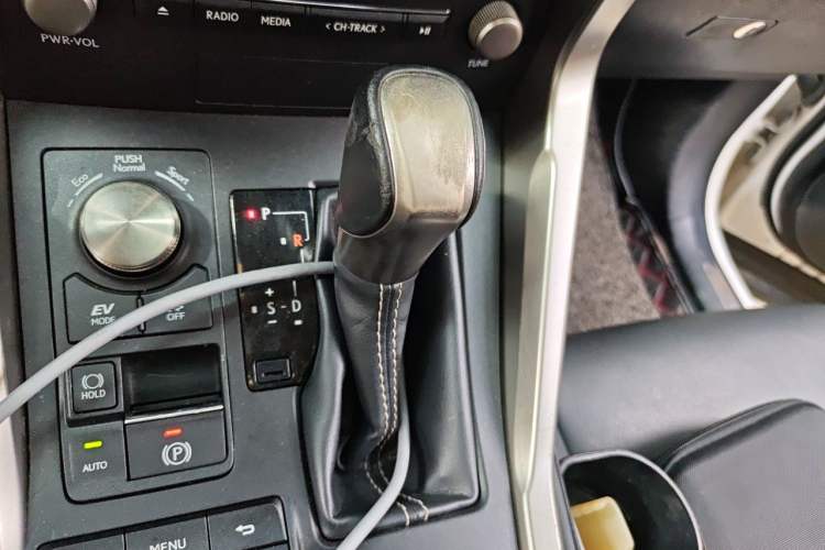 Used Lexus NX 2020 300h Front-Drive FENGSHANG Version China V Standard Gear Lever