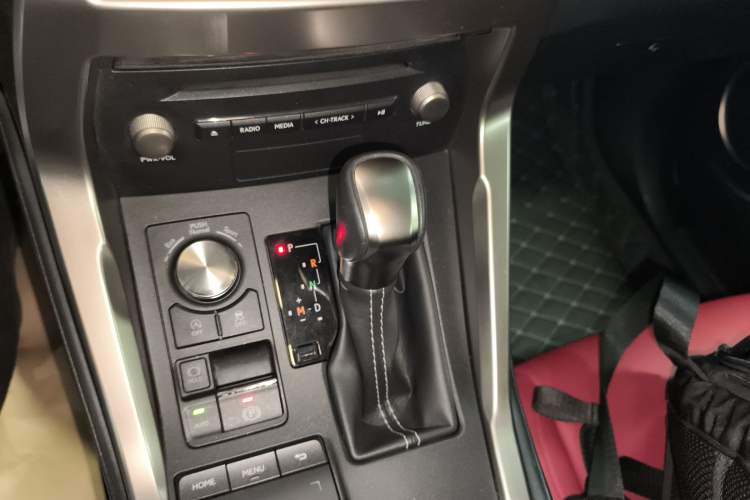 Used Lexus NX 2020 200 All-Wheel Drive Fēngshàng Version China VI Standard Gear Lever