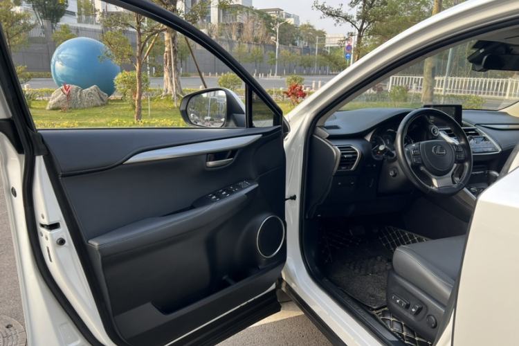 Used Lexus NX 2020 300h Front-Drive FENGSHANG Version China VI Standard Interior 1