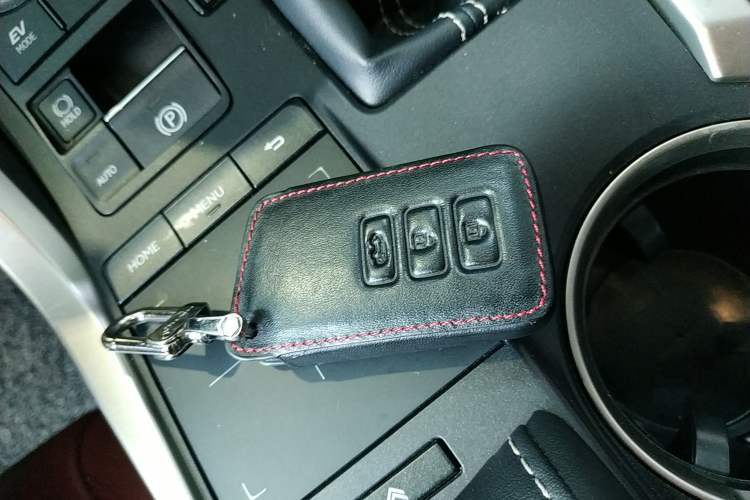Used Lexus NX 2020 300h Front-Drive FENGSHANG Version China VI Standard Interior 1