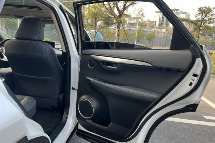 Used Lexus NX 2020 300h Front-Drive FENGSHANG Version China VI Standard Interior 10