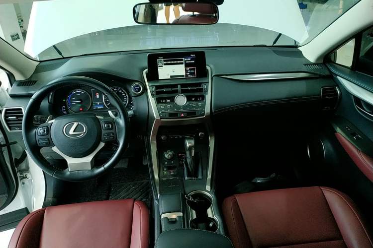 Used Lexus NX 2020 300h Front-Drive FENGSHANG Version China VI Standard Interior 2