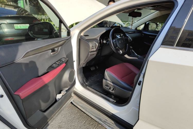 Used Lexus NX 2020 200 Front-Wheel Drive Vmotion Edition China VI Standard Interior 3
