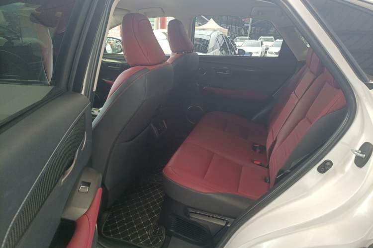 Used Lexus NX 2020 200 Front-Wheel Drive Vmotion Edition China VI Standard Interior 4