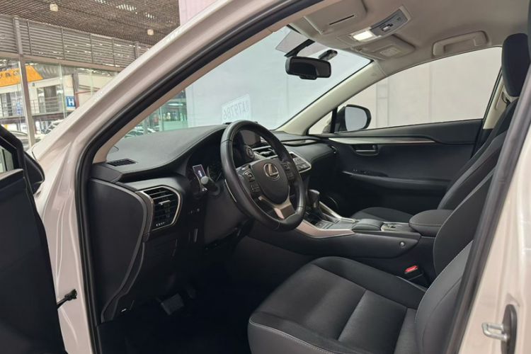 Used Lexus NX 2020 200 Front-Wheel Drive Freeline Edition China VI Standard Interior 4