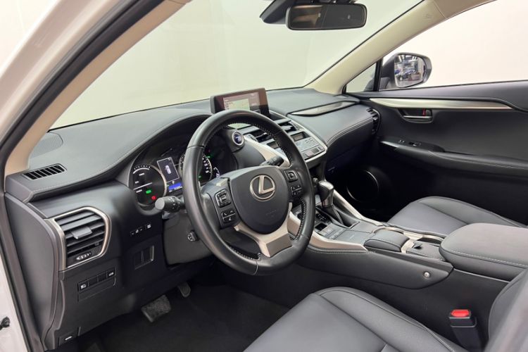 Used Lexus NX 2020 300h Front-Drive FENGSHANG Version China VI Standard Interior 5