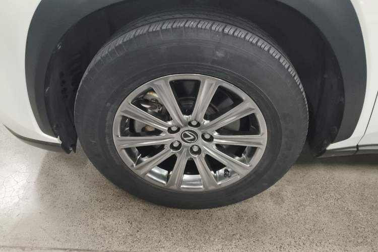 Used Lexus NX 2020 200 All-Wheel Drive Fēngshàng Version China VI Standard Left Front Wheel Hub