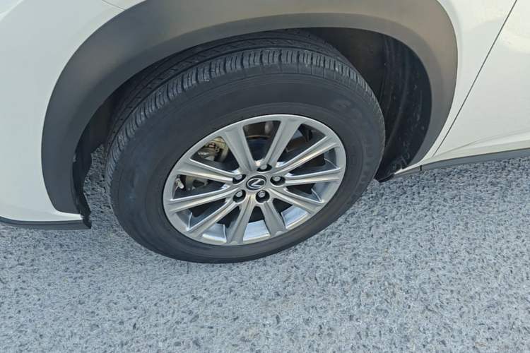Used Lexus NX 2020 200 All-Wheel Drive Fēngshàng Version China VI Standard Left Front Wheel Hub