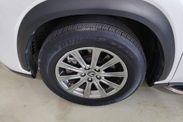Used Lexus NX 2020 200 All-Wheel Drive Fēngshàng Version China VI Standard Left Front Wheel Hub