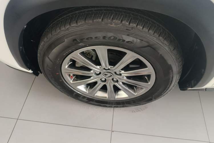 Used Lexus NX 2020 200 All-Wheel Drive Fēngshàng Version China VI Standard Left Front Wheel Hub