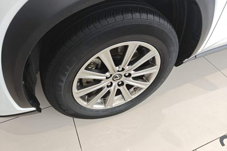 Used Lexus NX 2020 200 All-Wheel Drive Fēngshàng Version China VI Standard Left Front Wheel Hub