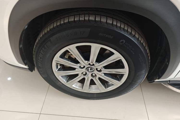 Used Lexus NX 2020 200 All-Wheel Drive Fēngshàng Version China VI Standard Left Front Wheel Hub