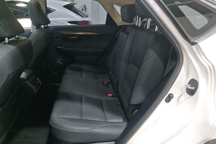 Used Lexus NX 2020 300h Front-Drive FENGSHANG Version China VI Standard Left Rear Seat