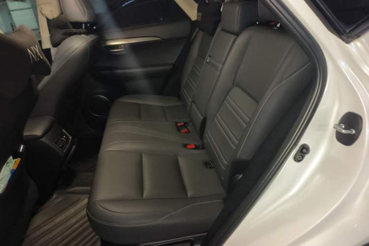 Used Lexus NX 2020 200 Front-Wheel Drive Vmotion Edition China VI Standard Left Rear Seat