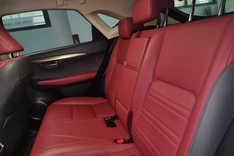 Used Lexus NX 2020 300h Front-Drive FENGSHANG Version China VI Standard Left Rear Seat