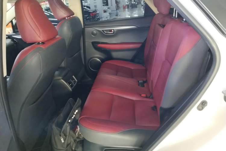 Used Lexus NX 2020 300h Front-Drive FENGSHANG Version China VI Standard Left Rear Seat
