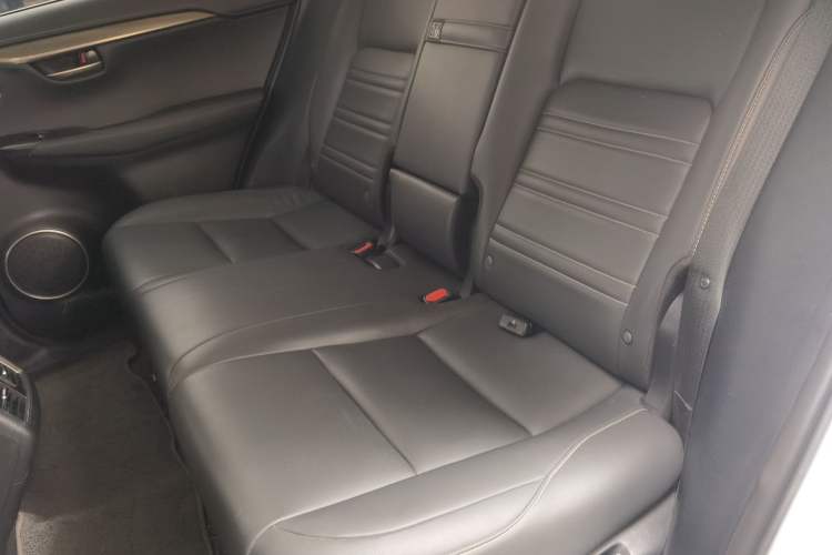 Used Lexus NX 2020 200 Front-Wheel Drive Vmotion Edition China VI Standard Left Rear Seat