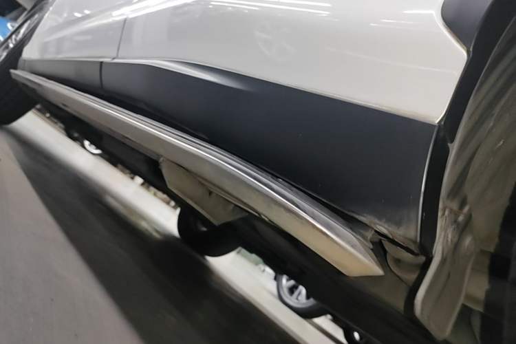 Used Lexus NX 2020 200 Front-Wheel Drive Vmotion Edition China VI Standard Left Side Sill