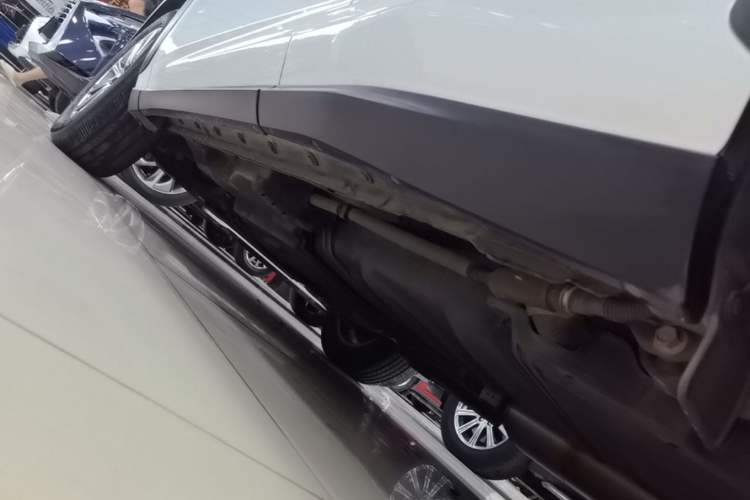 Used Lexus NX 2020 200 Front-Wheel Drive Freeline Edition China VI Standard Left Side Sill