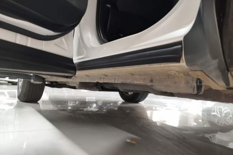 Used Lexus NX 2020 200 Front-Wheel Drive Freeline Edition China VI Standard Left Side Sill