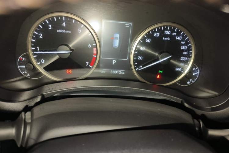 Used Lexus NX 2020 200 Front-Wheel Drive Vmotion Edition China VI Standard Odometer Close Up