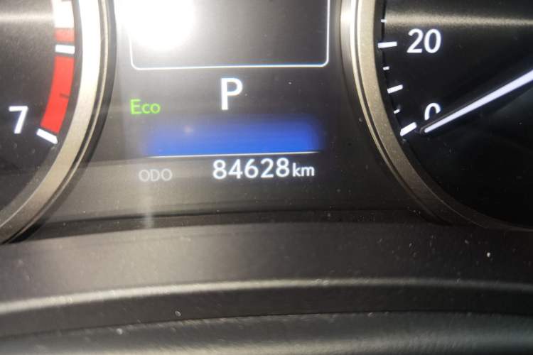 Used Lexus NX 2020 200 Front-Wheel Drive Vmotion Edition China VI Standard Odometer Close Up