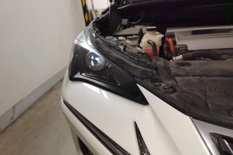 Used Lexus NX 2020 300h Front-Drive FENGSHANG Version China VI Standard Right Front Headlight