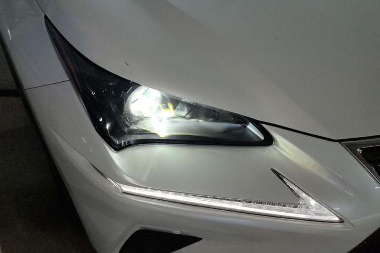 Used Lexus NX 2020 200 All-Wheel Drive Fēngshàng Version China VI Standard Right Front Headlight