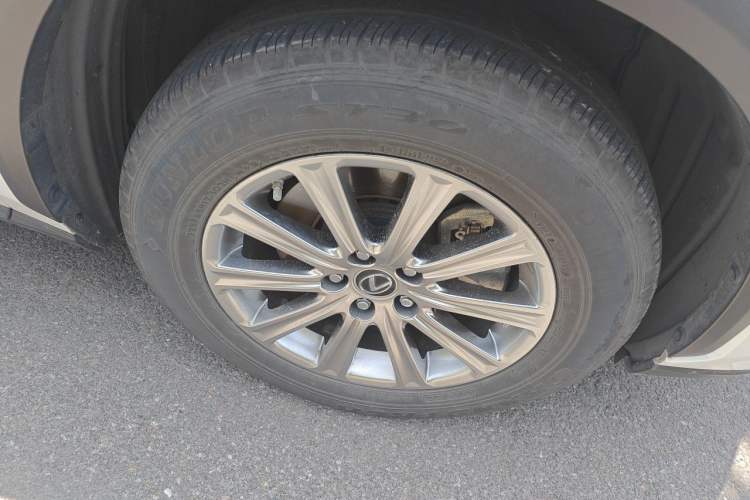 Used Lexus NX 2020 300h Front-Drive FENGSHANG Version China VI Standard Right Front Wheel Hub