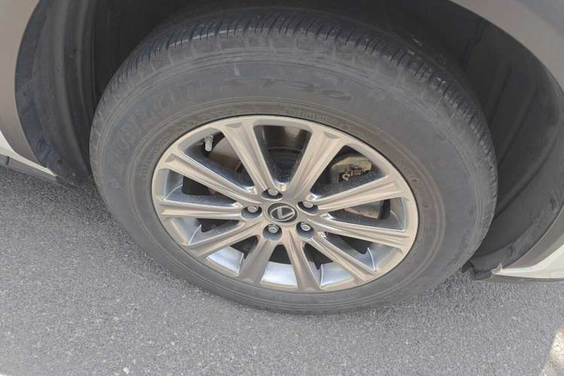 Used Lexus NX 2020 300h Front-Drive FENGSHANG Version China VI Standard Right Front Wheel Hub