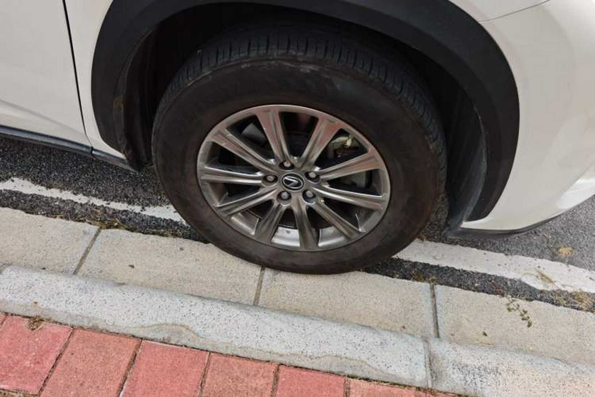Used Lexus NX 2020 200 Front-Wheel Drive Vmotion Edition China VI Standard Right Front Wheel Hub
