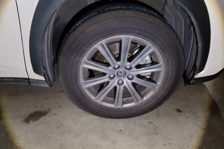 Used Lexus NX 2020 200 Front-Wheel Drive Vmotion Edition China VI Standard Right Front Wheel Hub