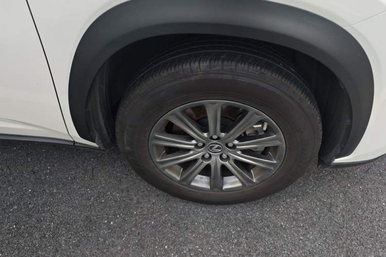 Used Lexus NX 2020 200 Front-Wheel Drive Freeline Edition China VI Standard Right Front Wheel Hub