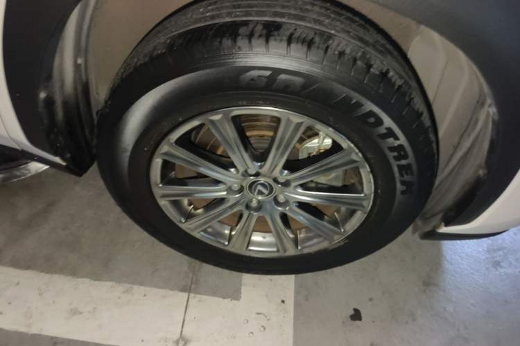 Used Lexus NX 2020 200 Front-Wheel Drive Vmotion Edition China VI Standard Right Front Wheel Hub